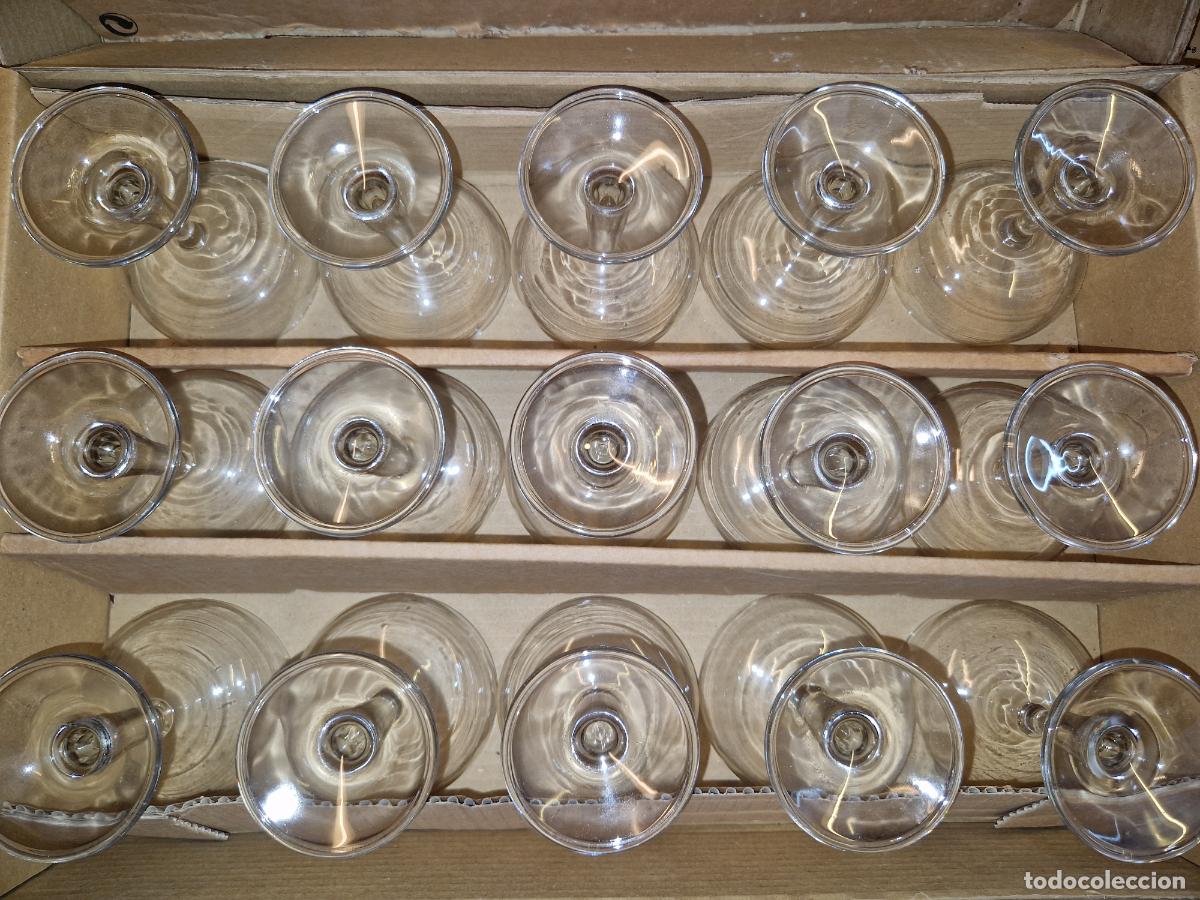 Segunda mano: BONITO JUEGO DE 15 COPAS DE CRISTAL. MEDIDA 12*6CM