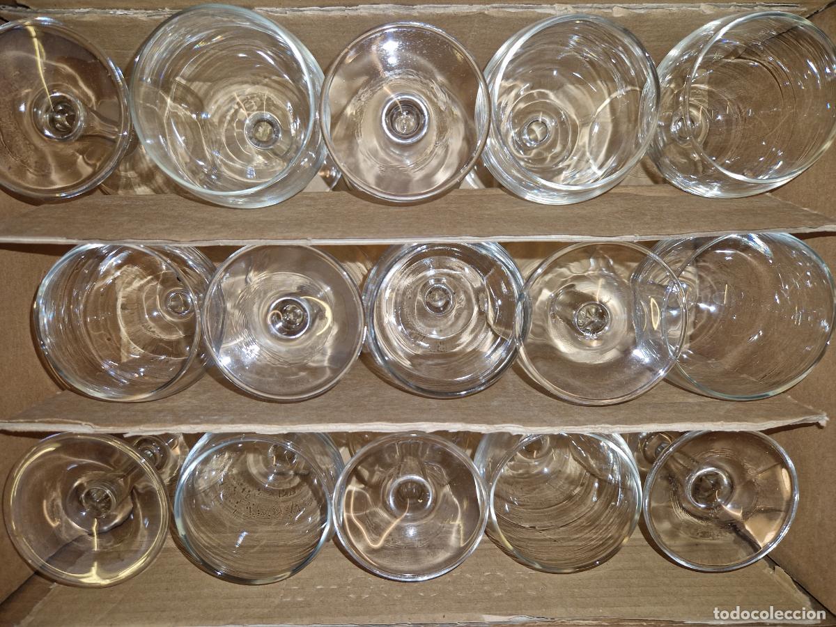 Segunda mano: BONITO JUEGO DE 15 COPAS DE CRISTAL. MEDIDA 12*6CM