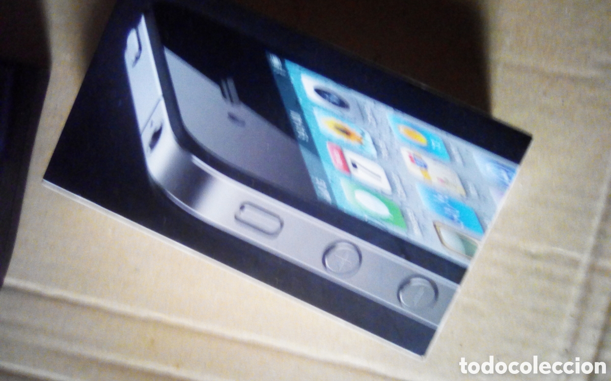 Segunda mano: Caja del tel&eacute;fono iphone 4. Ver fotos del contenido. Sin tel&eacute;fono.