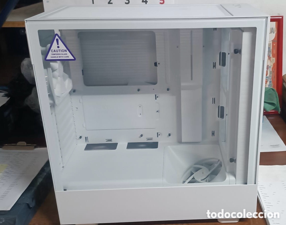 Segunda mano: Caja PC NZXT H5 Flow Blanco (CC-H51FW-01) Mid-Tower - Leve mella lateral