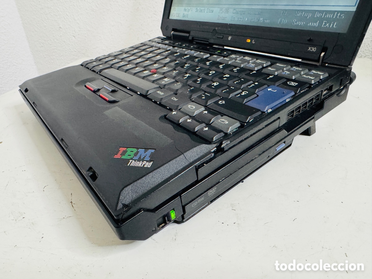 Segunda mano: RARE Retro IBM ThinkPad X30 Laptop Computer Retro Enciende Sin Comprobar - Foto 7