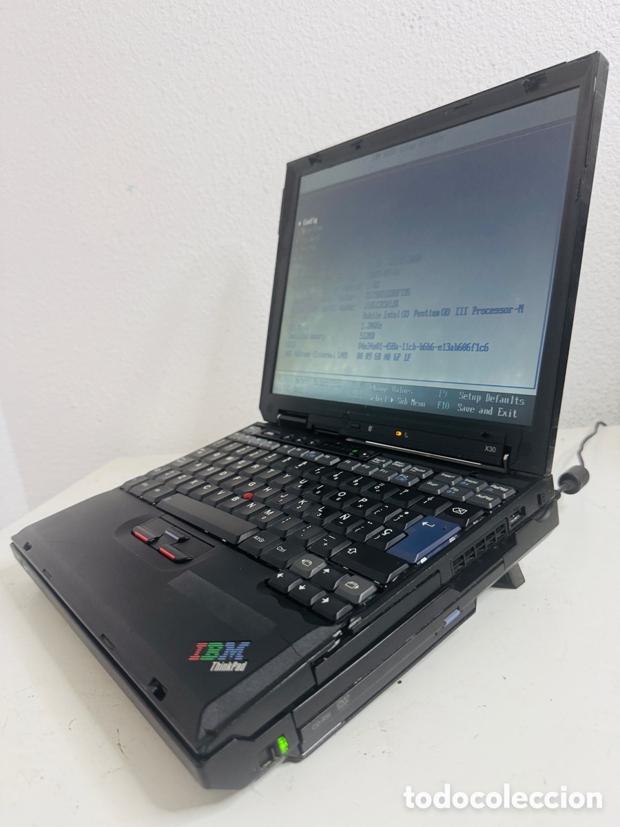 Segunda mano: RARE Retro IBM ThinkPad X30 Laptop Computer Retro Enciende Sin Comprobar - Foto 8