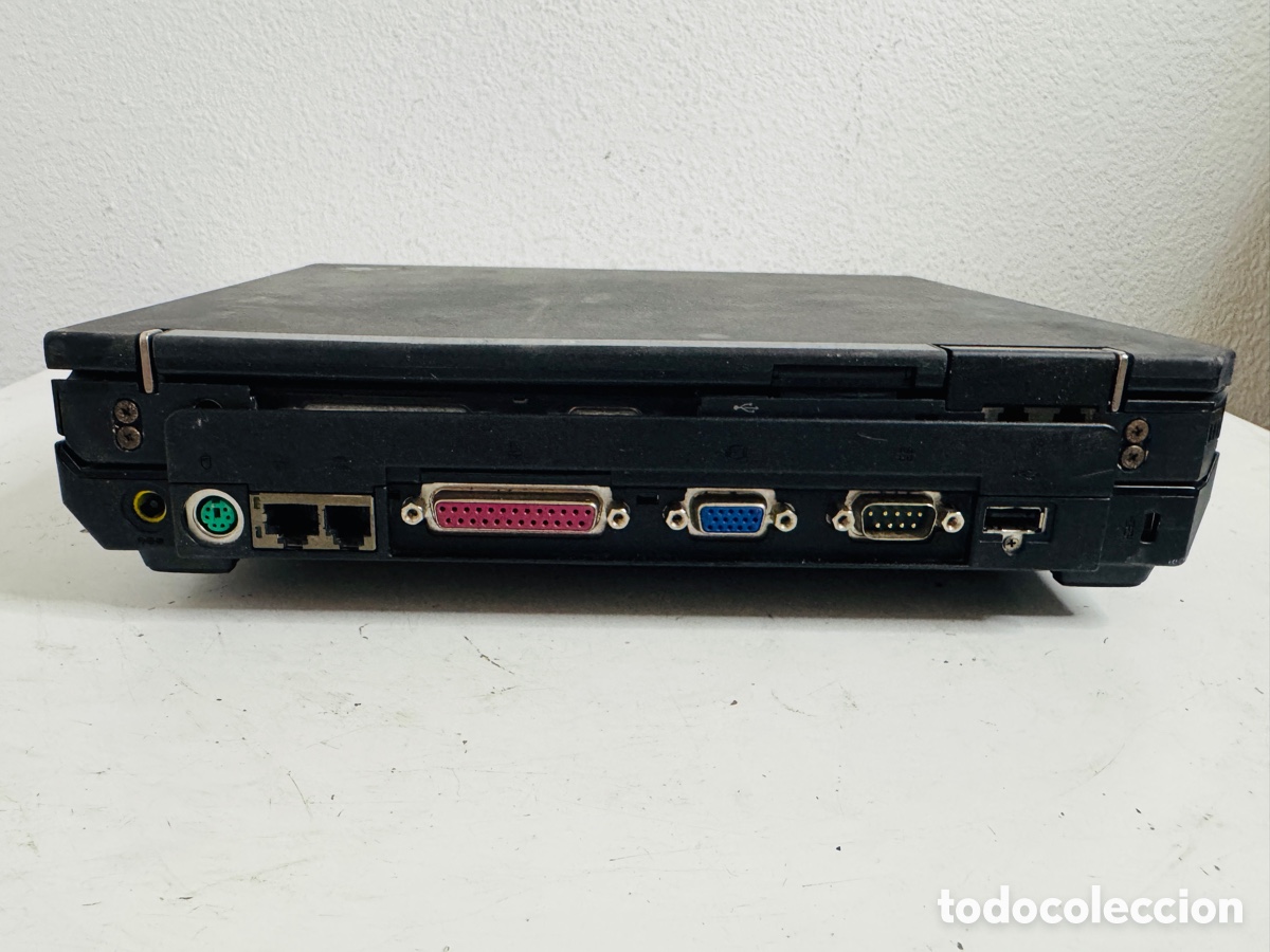 Segunda mano: RARE Retro IBM ThinkPad X30 Laptop Computer Retro Enciende Sin Comprobar - Foto 12