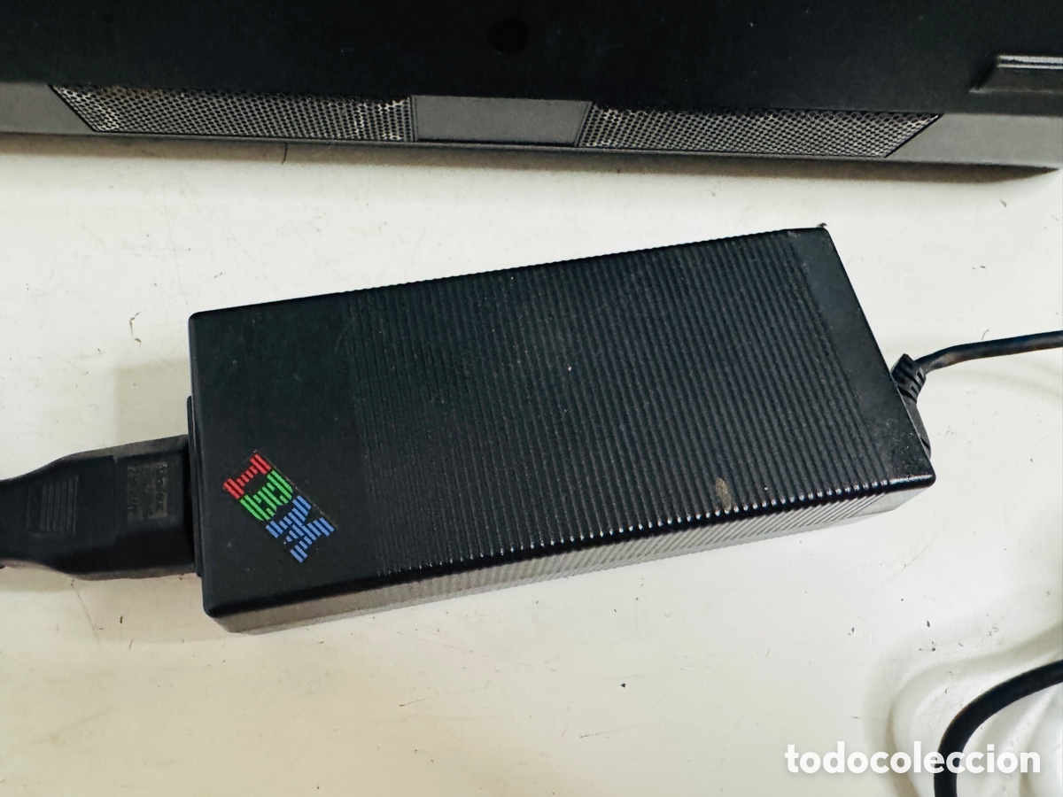 Segunda mano: RARE Retro IBM ThinkPad X30 Laptop Computer Retro Enciende Sin Comprobar - Foto 15