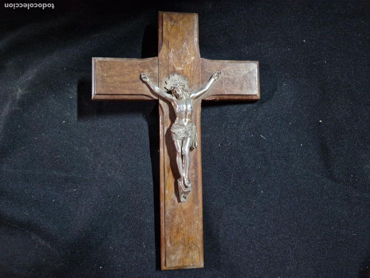 Segunda mano: BONITO CRISTO DE MADERA. MEDIDA 30*21
