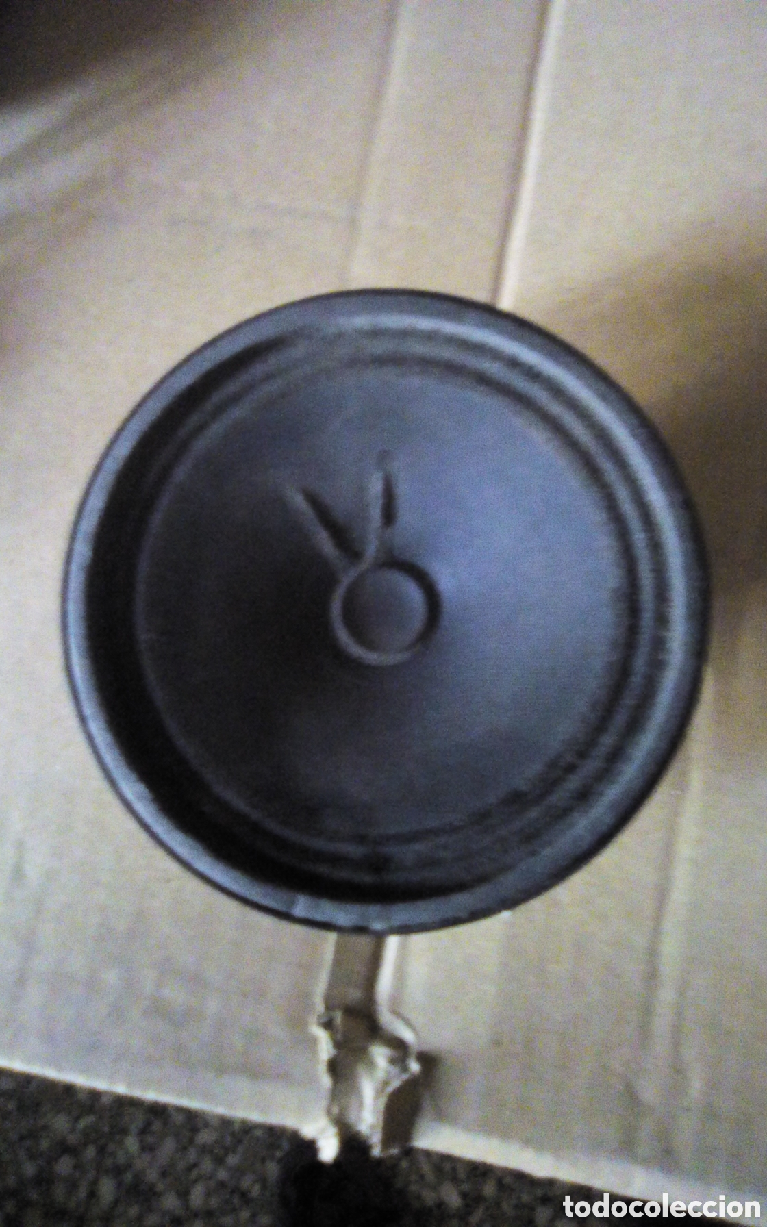 Segunda mano: Altavoz recuperado de aparato electr&oacute;nico. 8 Ohm. Mide 10 cm.