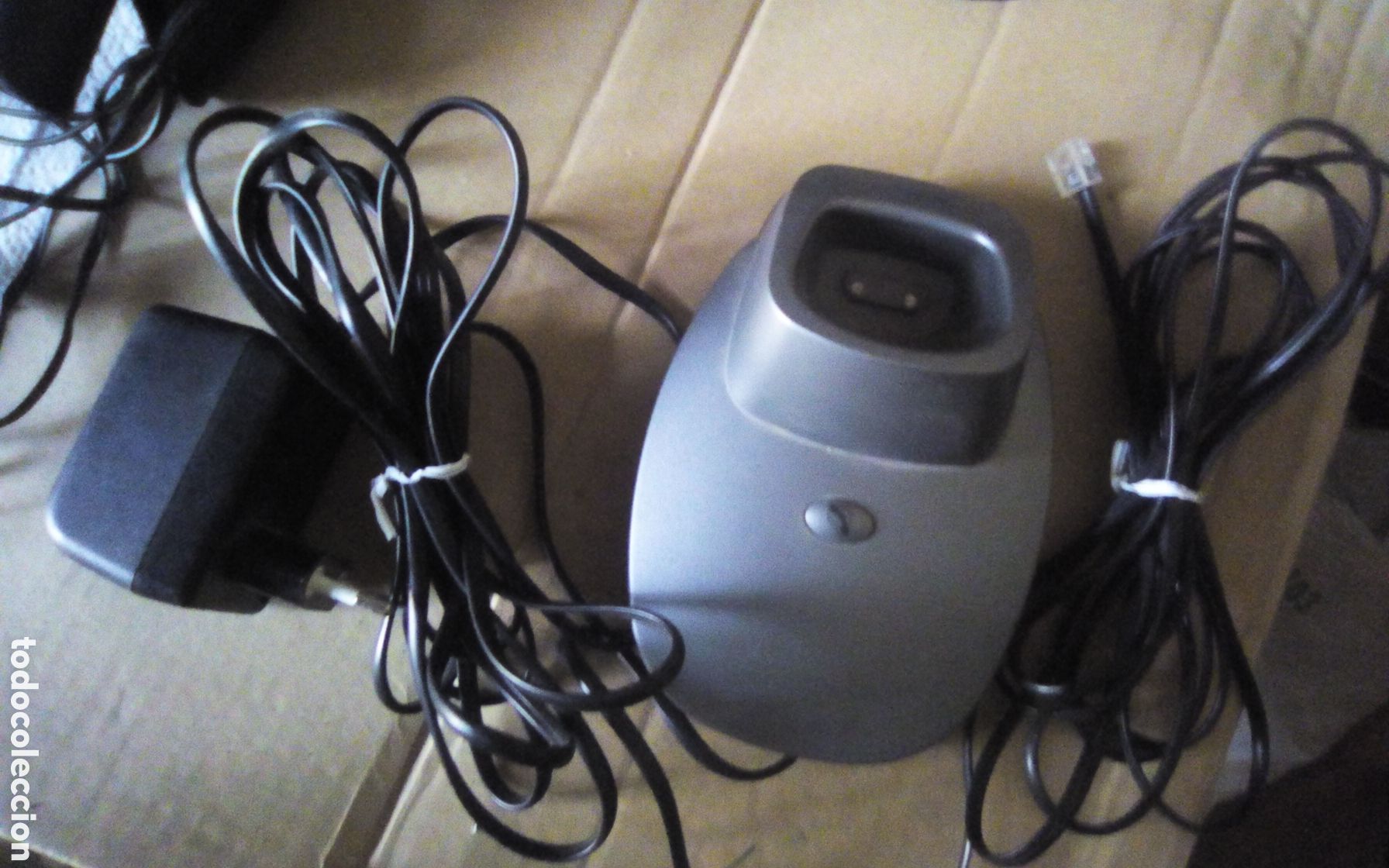 Segunda mano: Base cargador tel&eacute;fono inal&aacute;mbrico Famitel mensajes II. Telef&oacute;nica - Thomson. No dispongo tel&eacute;fono