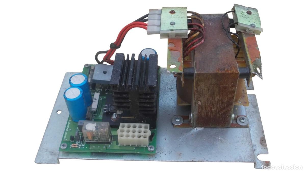 Seconda Mano: Fuente de Alimentaci&oacute;n Vintage 220V &mdash; M&aacute;quina de Pinball (Fliperama)