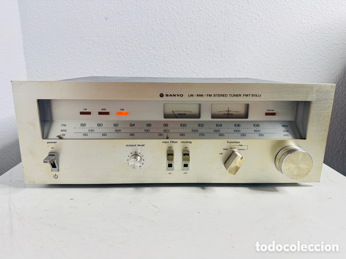 Segunda mano: Sanyo FMT 611 LU Stereo Tuner Hifi Vintage Japan No Iluminaci&oacute;n Para Reparar