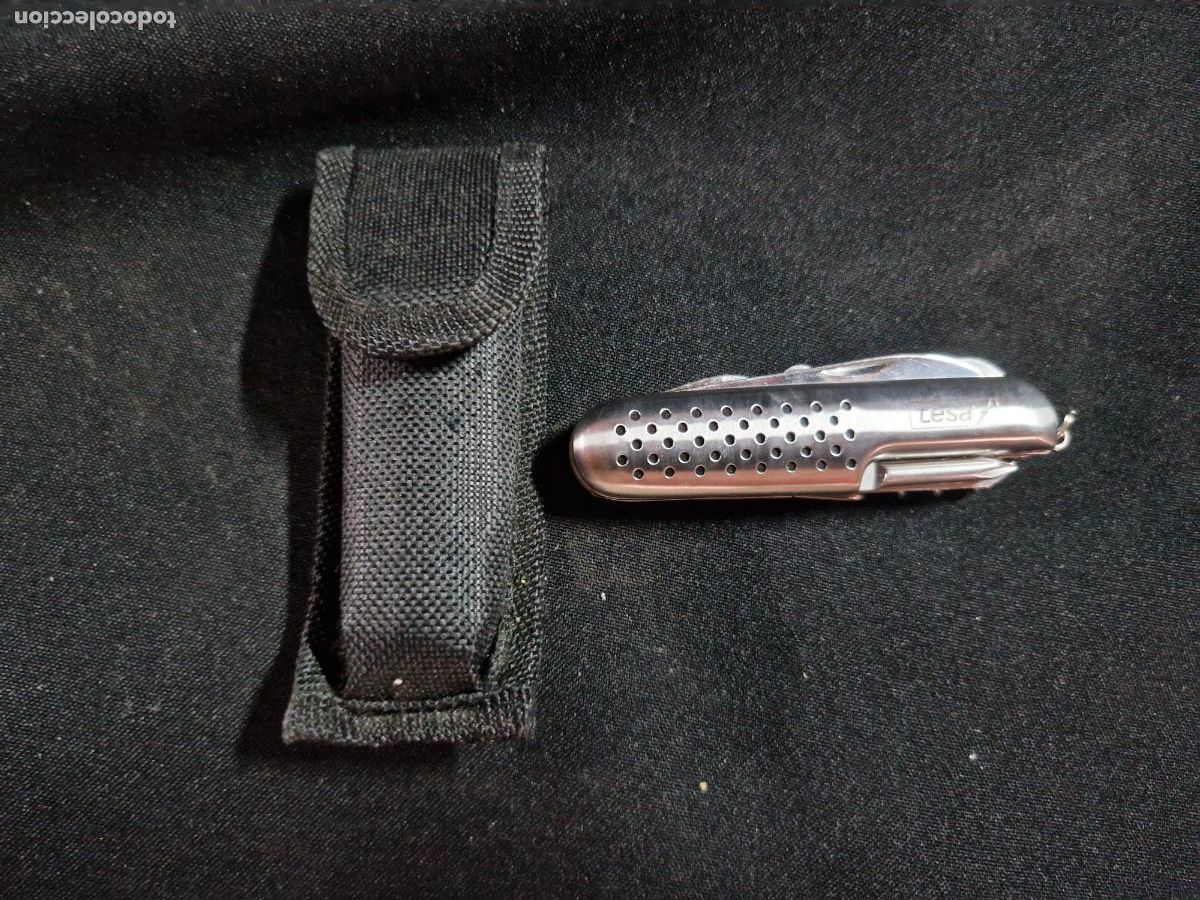 Segunda mano: BONITA NAVAJA CON ESTUCHE PARA BOLSILLO.
