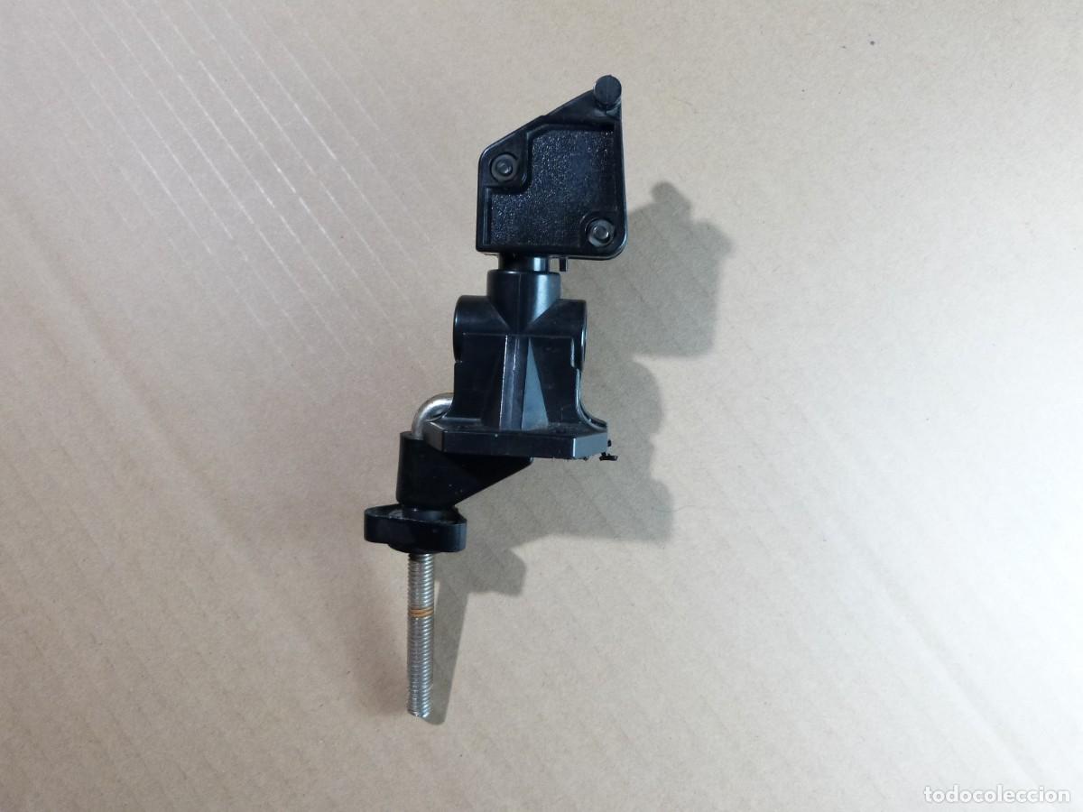 Segunda mano: Accesorio lampara flexo pinza y soporte con punta de insercion