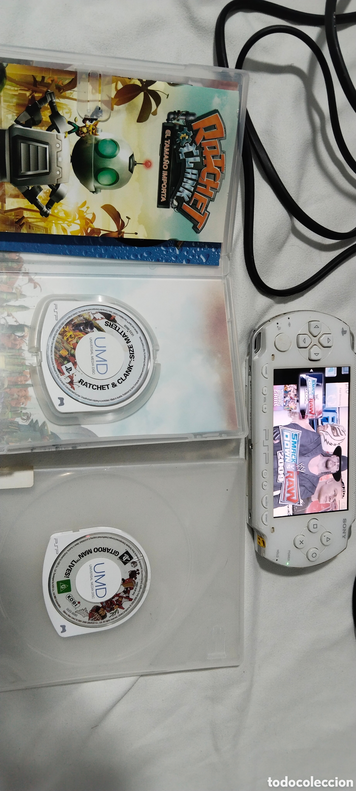 Segunda mano: Sony PSP Blanca + 11 Juegos - Foto 2