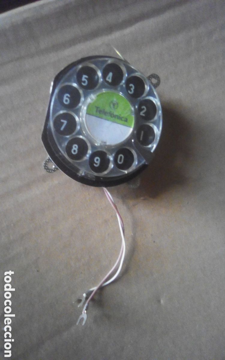 Segunda mano: Marcador redondo num&eacute;rico de tel&eacute;fono. Telef&oacute;nica. CF-6-79. Dis-5758-CN. No puedo comprobarlo.