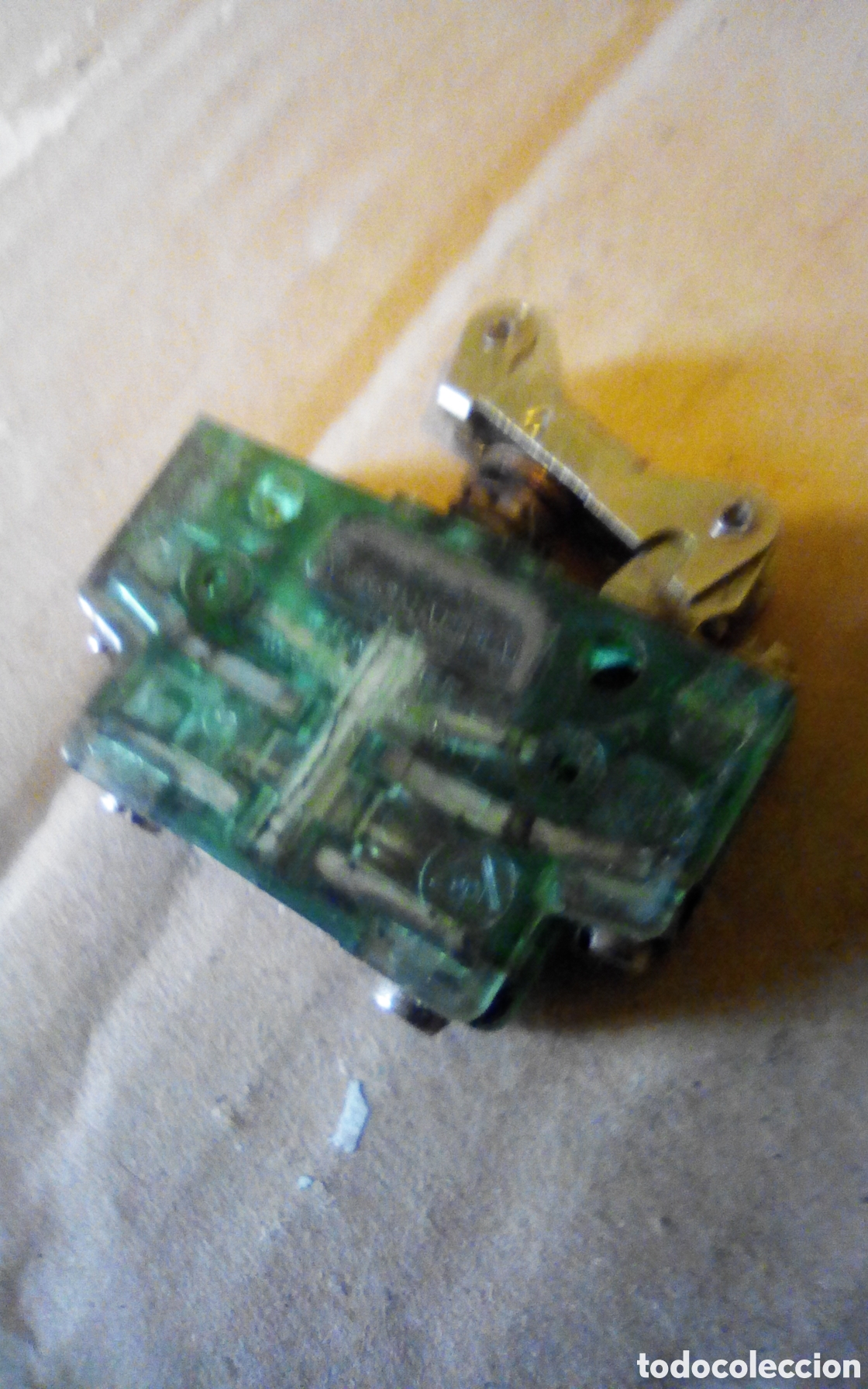 Segunda mano: Interruptor pulsador el&eacute;ctrico. S800 e/41. Schaltbau. Munchen. Western Germany. Mide 5 x 5 cm.