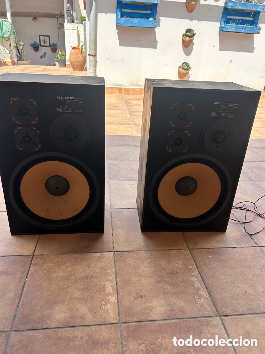 Segunda mano: Pareja Altavoces Akai SW-177 Vintage