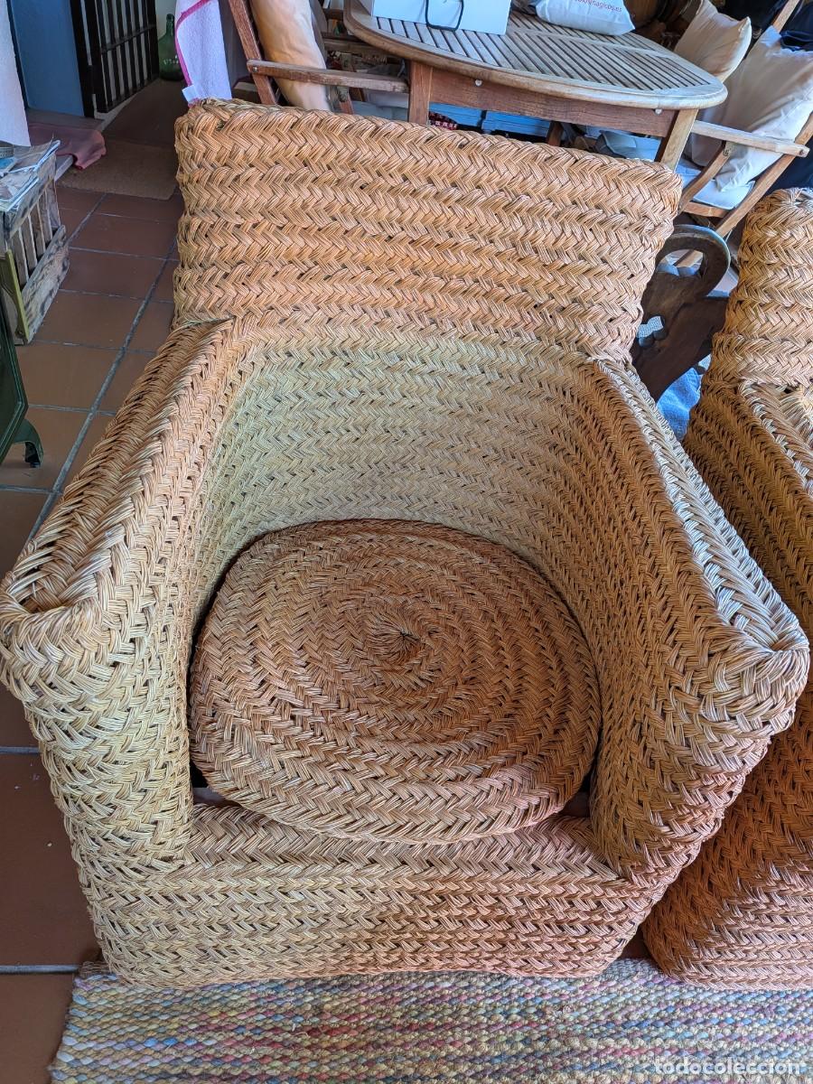 Segunda mano: Conjunto de sof&aacute; y dos sillones de esparto