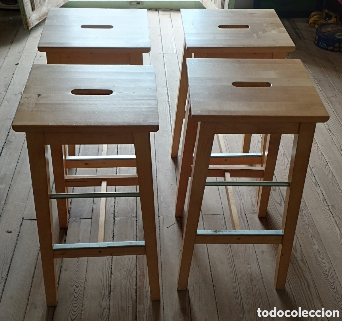 Segunda mano: LOTE 4 TABURETES ALTOS DE MADERA IKEA. ENTREGA EN MANO