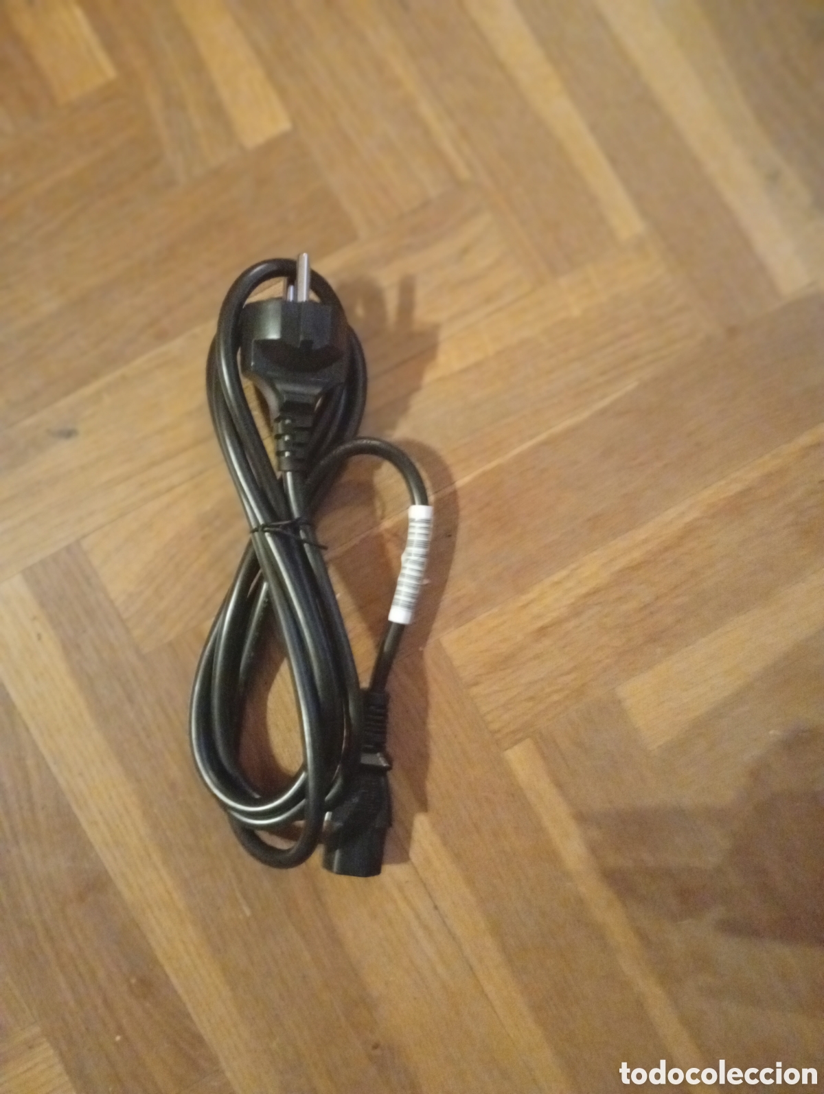 Segunda mano: Cable de enchufar a la red muy buen estado