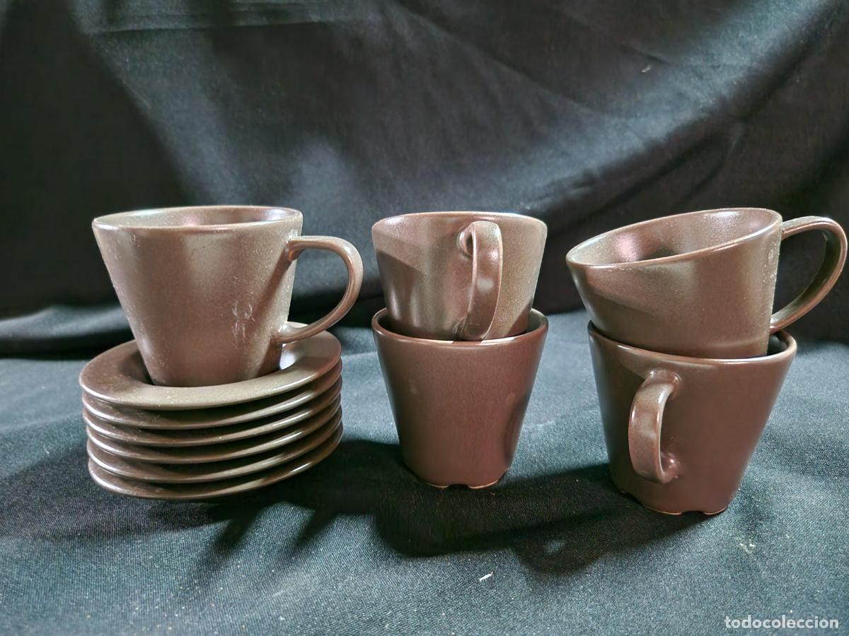 Segunda mano: BONITO JUEGO DE PLATOS Y TAZAS DE CAFE. COLOR MARRON. EN CERAMICA.