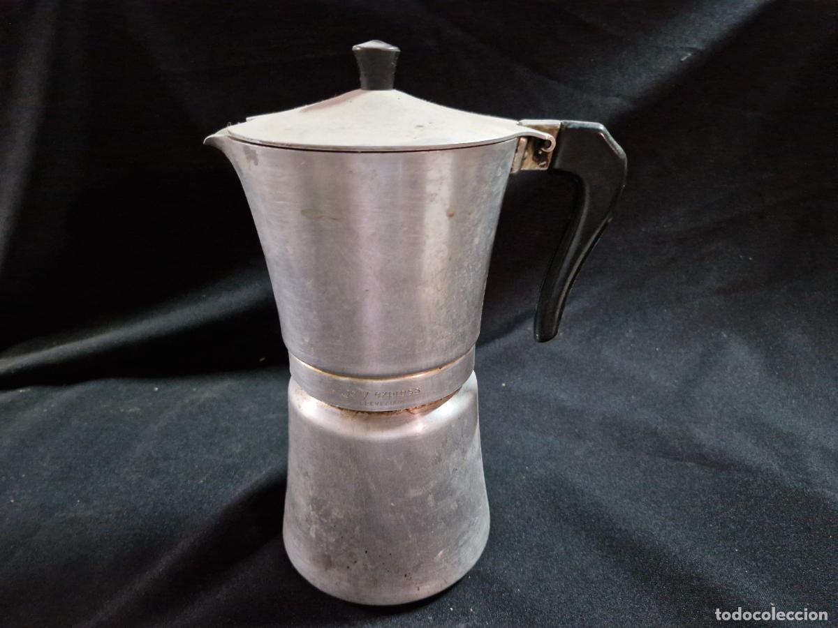 Segunda mano: BONITA CAFETERA. ACERO INOXIDABLE.