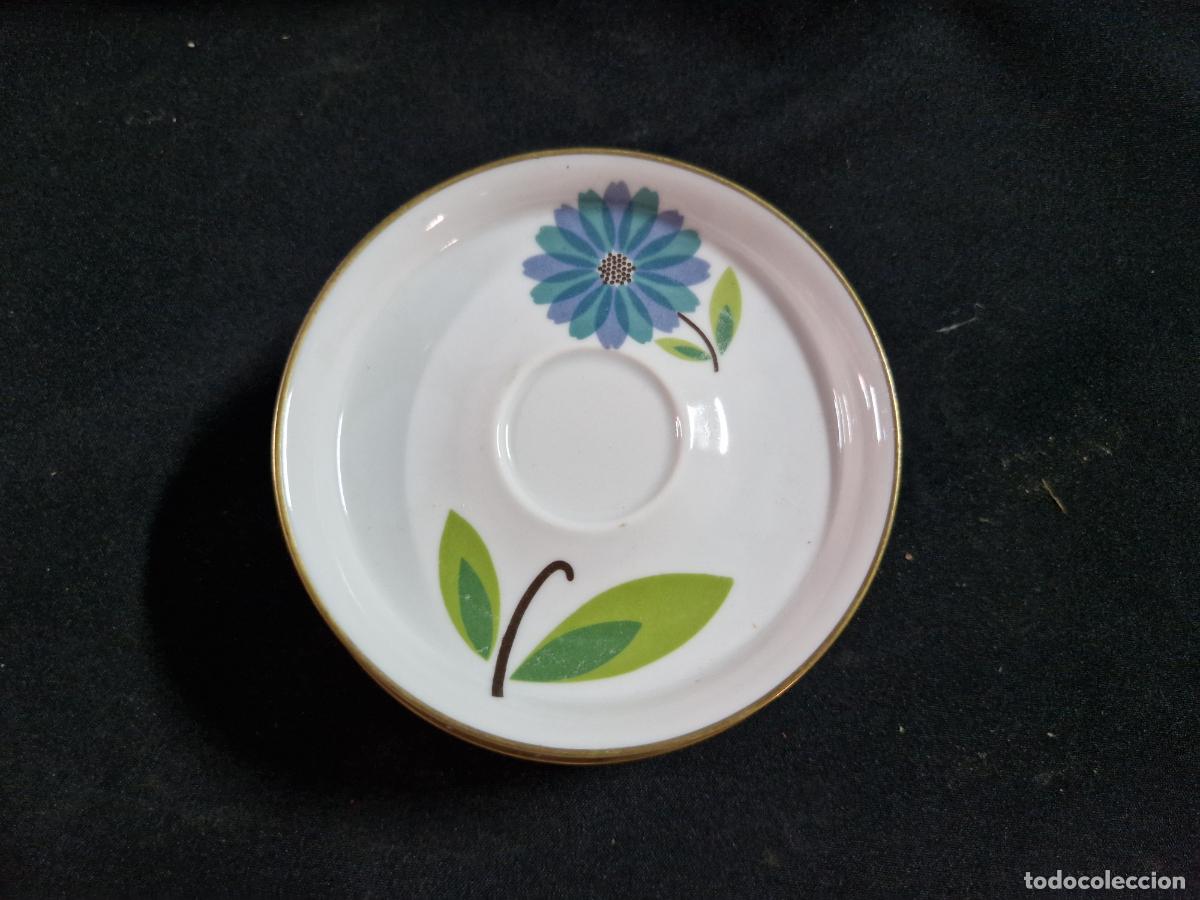 Segunda mano: BONITOS PLATOS DE CERAMICA. DISE&Ntilde;O DE FLORES. MEDIDA 12*12