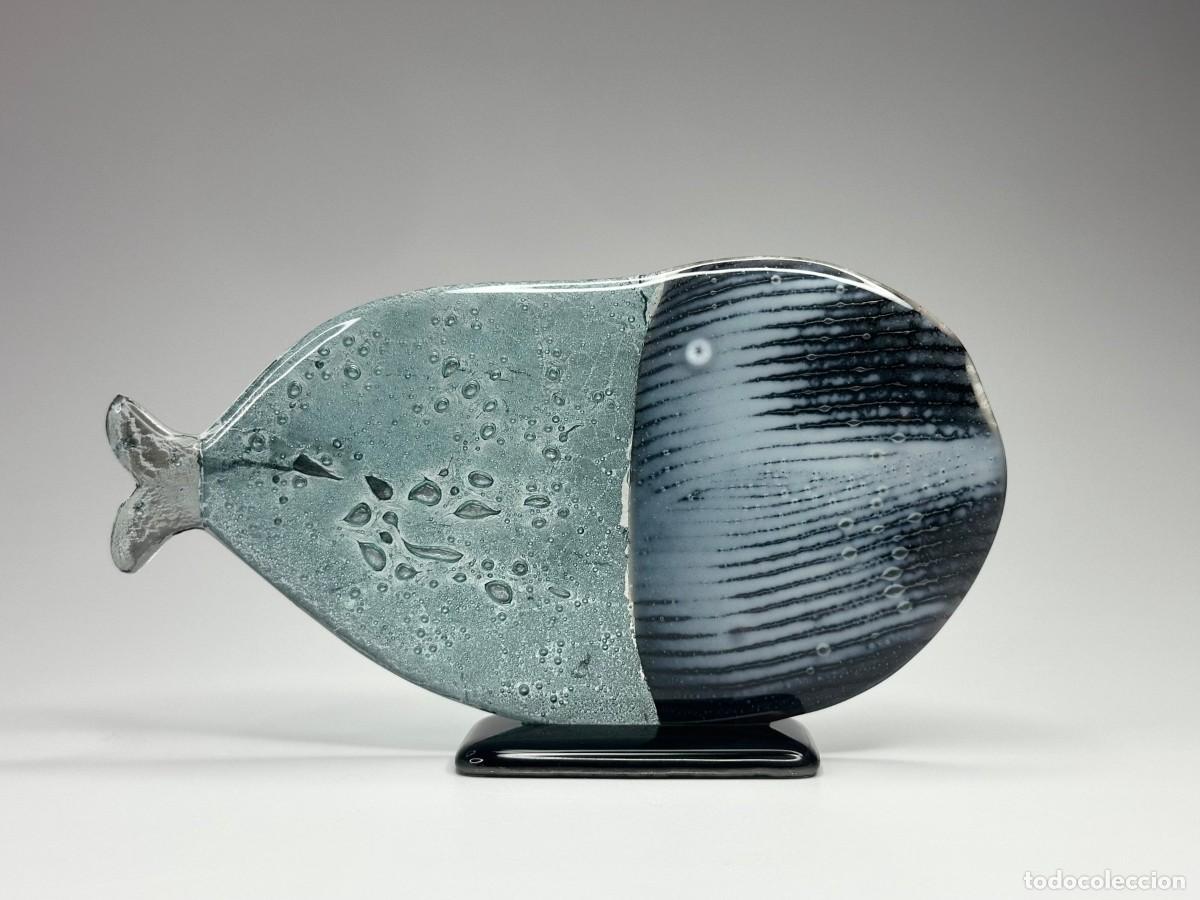 Segunda mano: Maciej Habrat (Polska) - Stojący szklany wieloryb &ndash; Rzeźba inspirowana oceanem - Studio &bdquo;Habrat&rdquo;