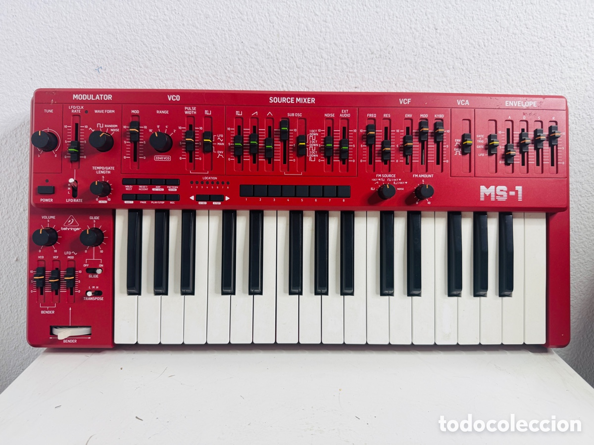Segunda mano: Behringer MS 1 RD Analog Monophonic Synthesizer Red Keyboard