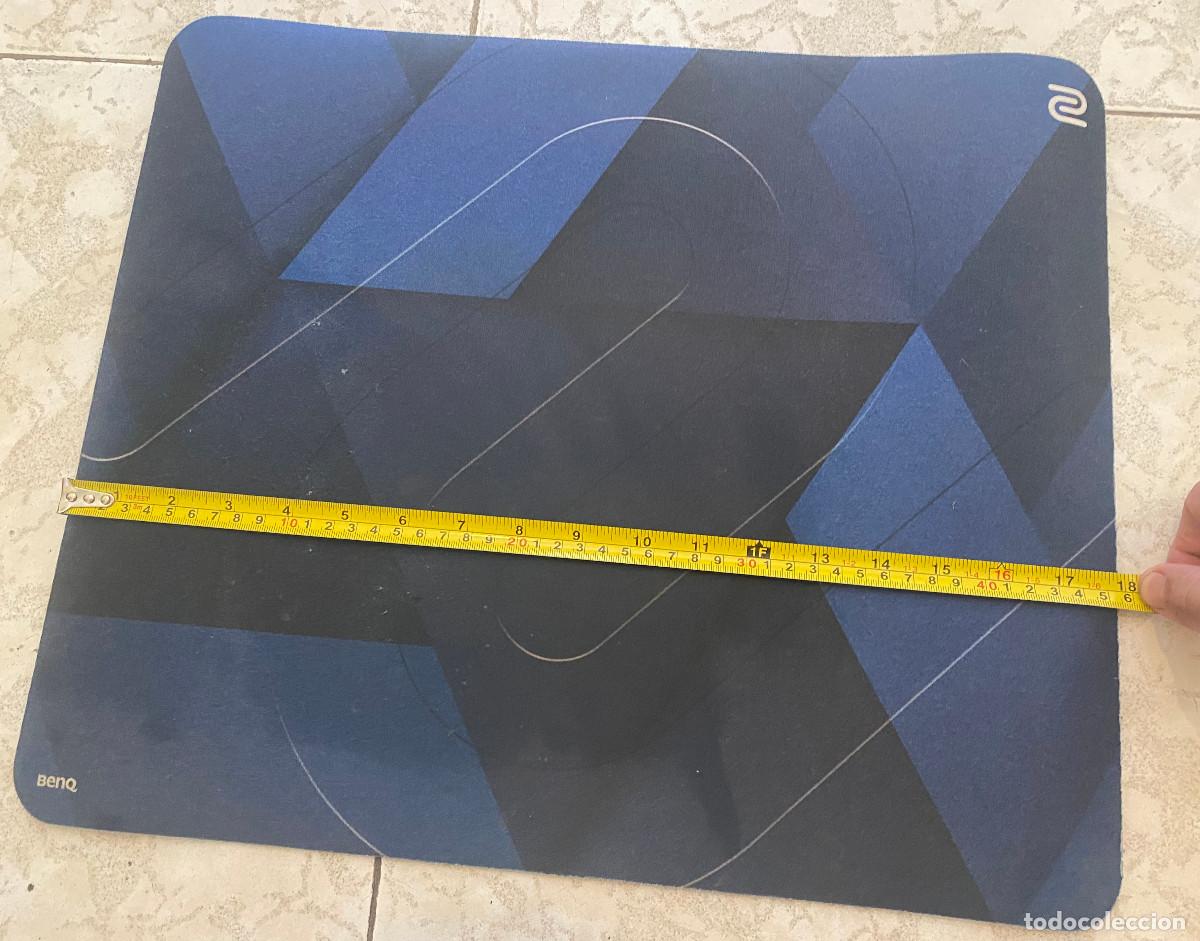 Segunda mano: Alfombrilla de rat&oacute;n grande para videojuegos y eSports. Marca BenQ. 38 x 46 cm. Buen estado.