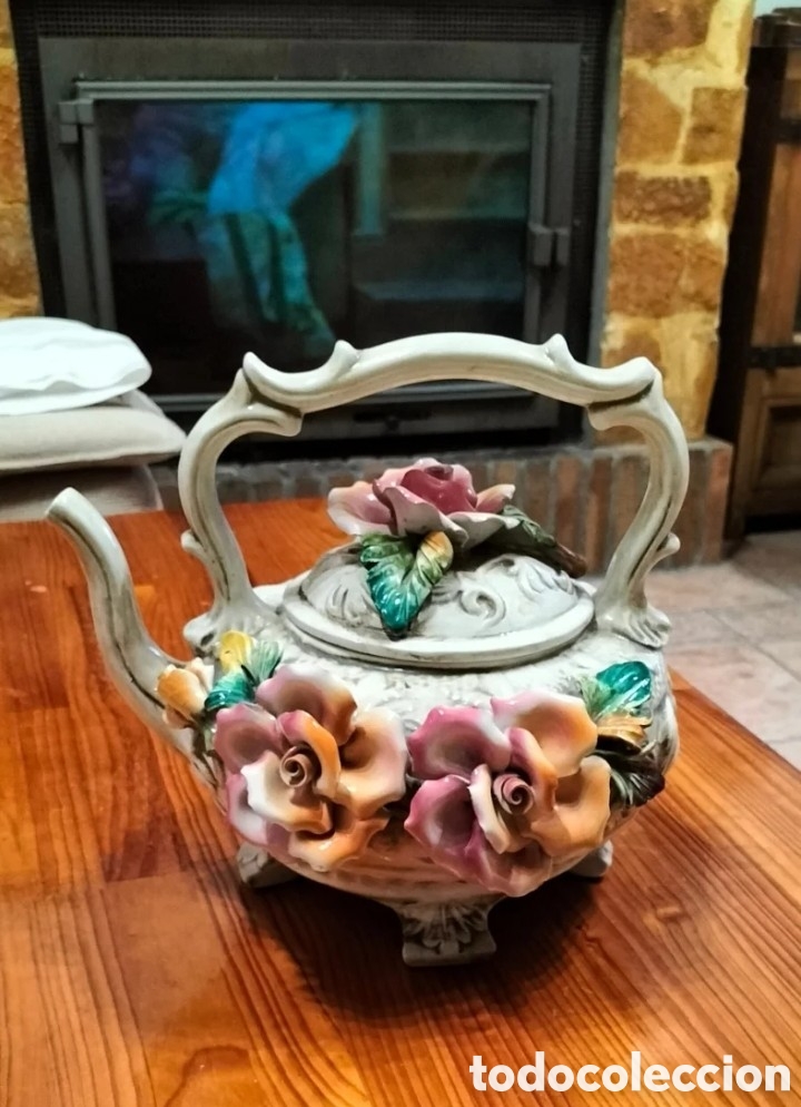 Segunda mano: Tetera de porcelana Capo di Monte