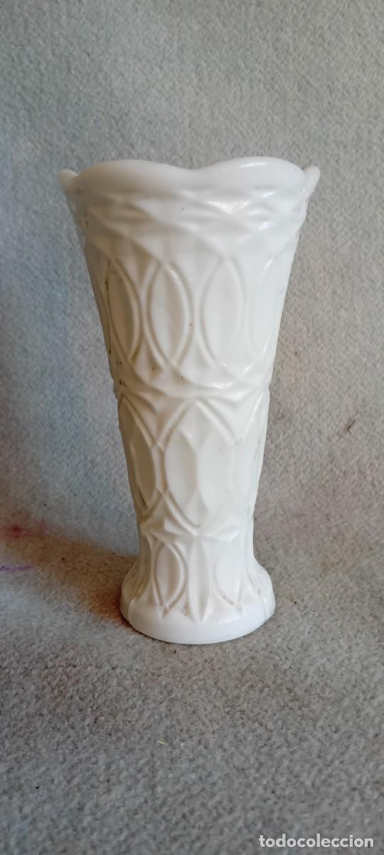 Segunda mano: Peque&ntilde;o jarron 15 cm longitud