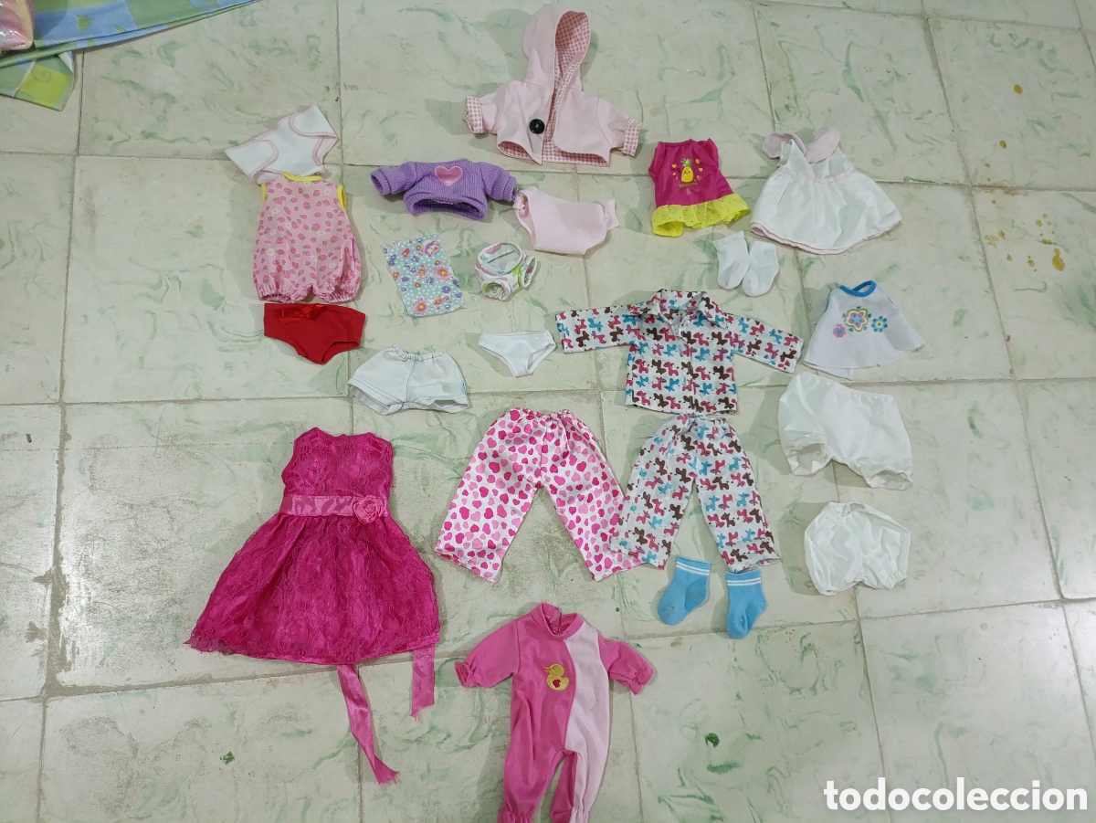 Segunda mano: Ropa de mu&ntilde;ecas-todo lo de las fotos