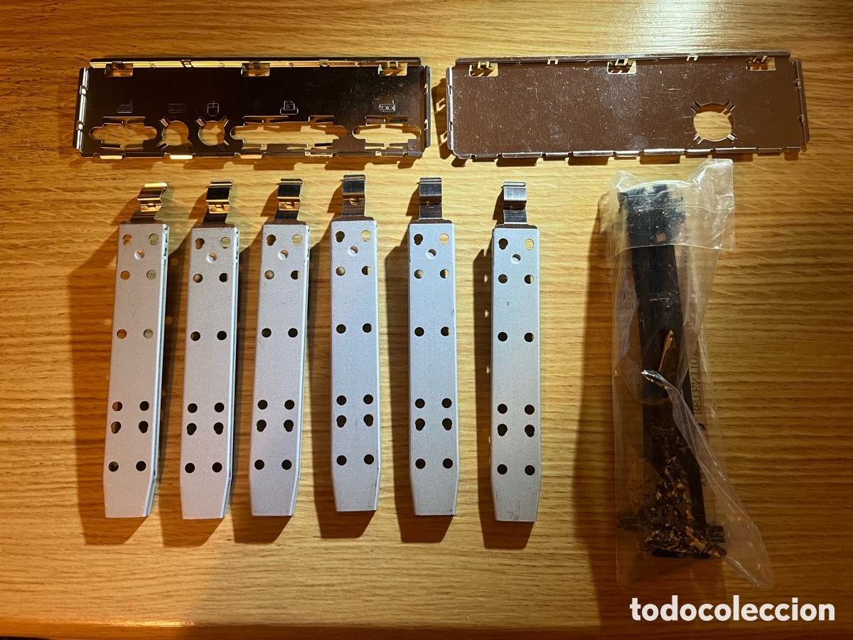 Segunda mano: Componentes placa base para montaje de Ordenador - PC de sobremesa. Piezas de metal y pl&aacute;stico