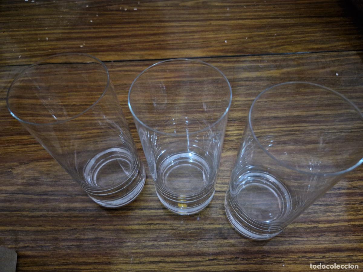 Segunda mano: 3 BONITOS VASOS DE CRISTAL. MEDIDA 15*6 - Foto 2
