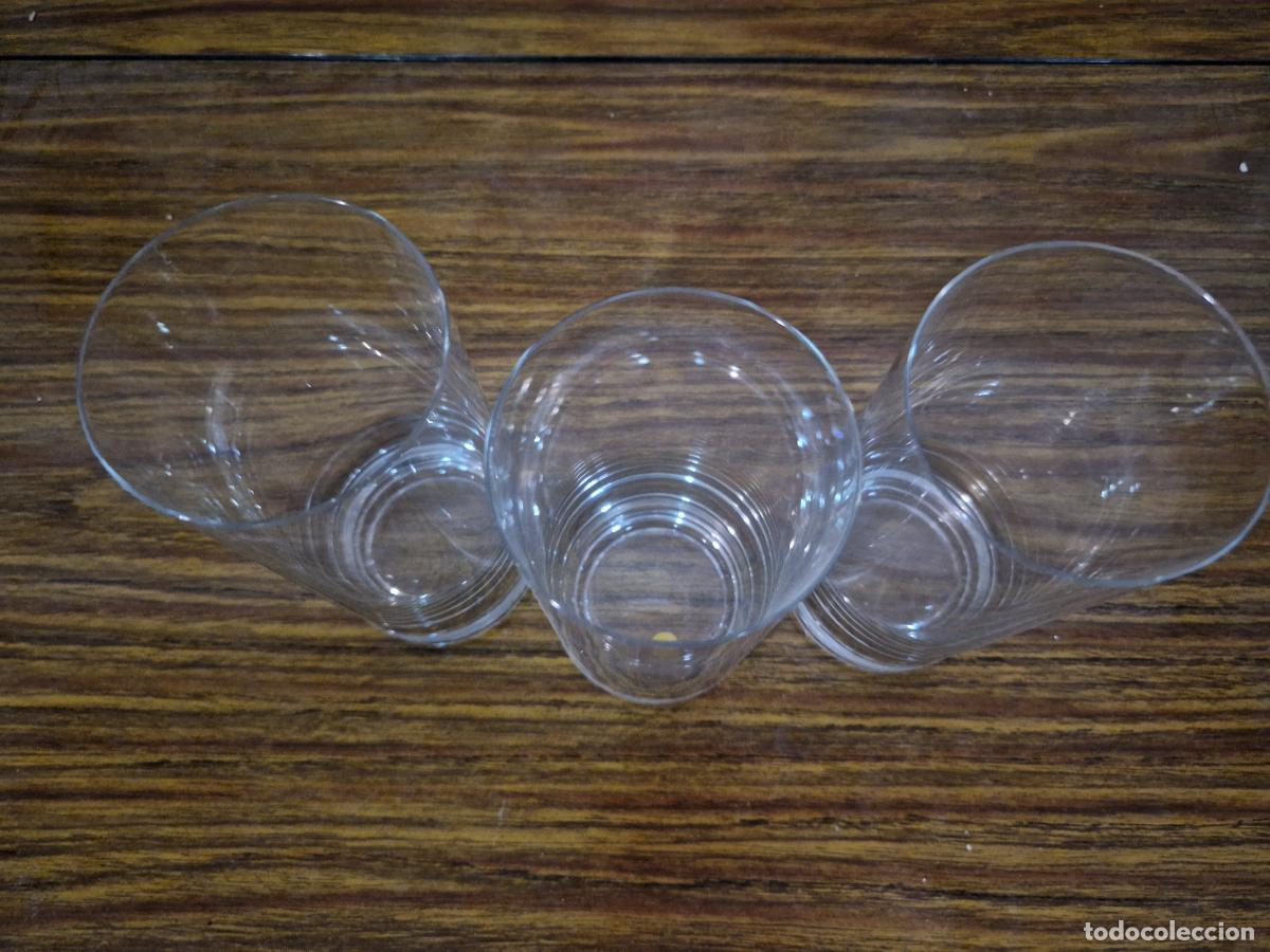 Segunda mano: 3 BONITOS VASOS DE CRISTAL. MEDIDA 15*6 - Foto 2