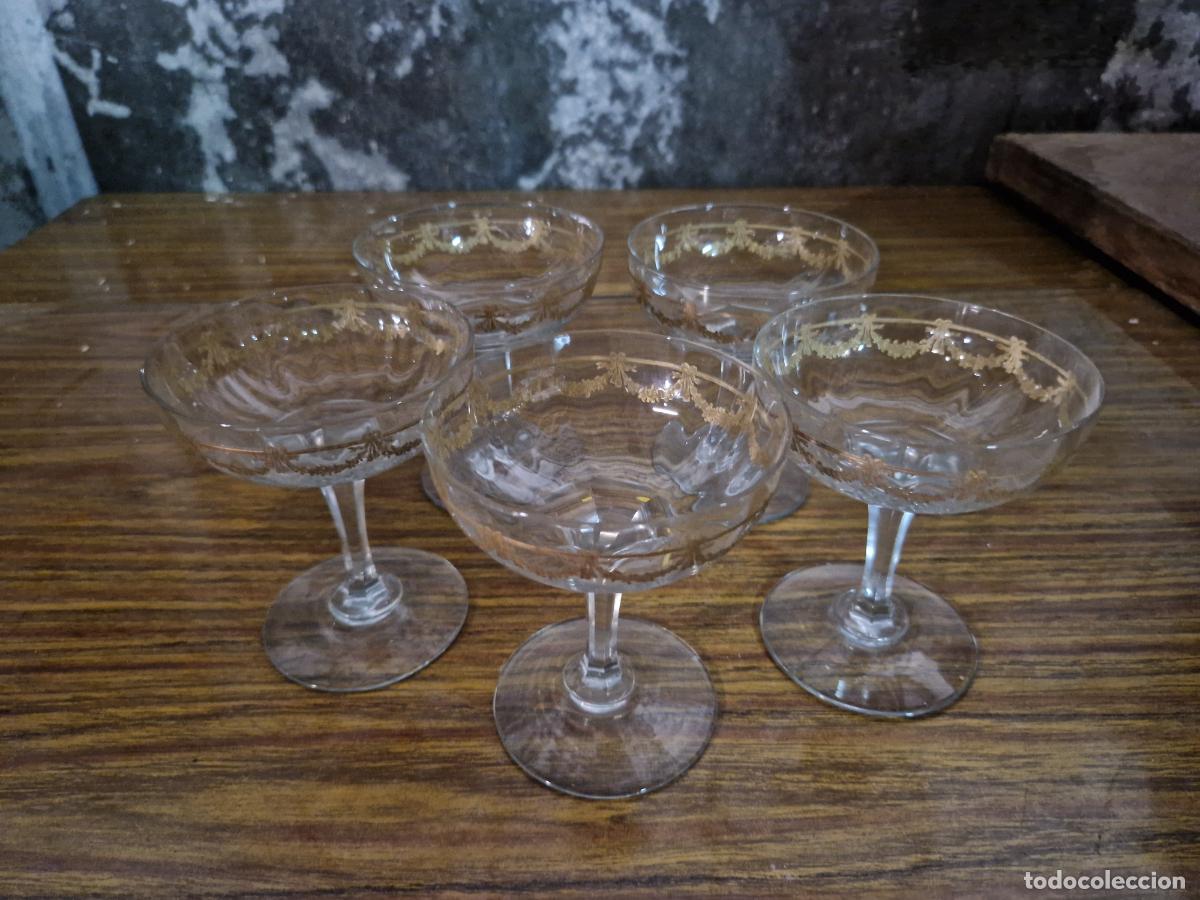 Segunda mano: 5 BONITAS COPAS DE CRISTAL. TIPO MARTINI, MEDIDA 10*9