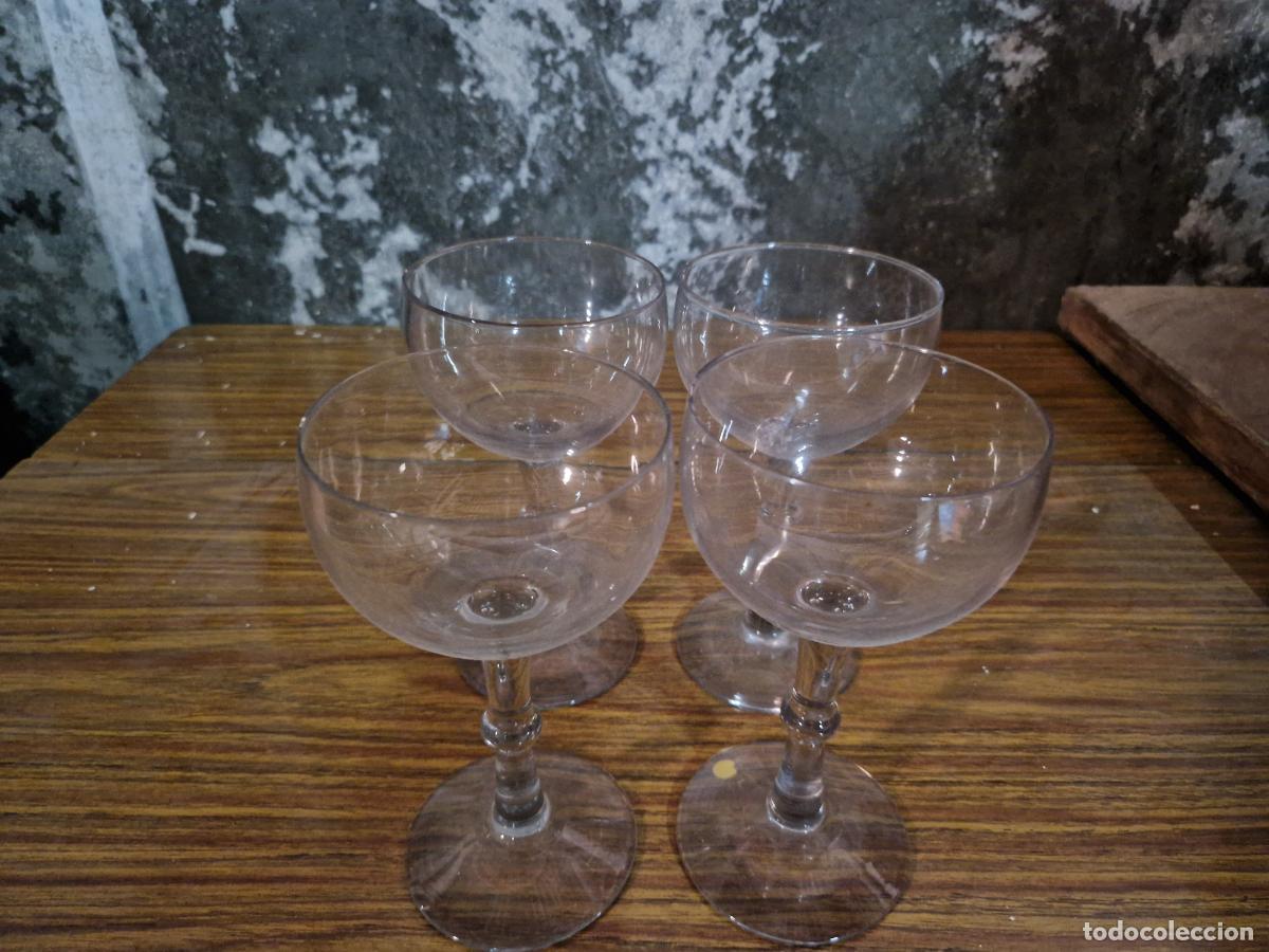 Segunda mano: 4 BONITAS COPAS DE CRISTAL. MEDIDA 18*10