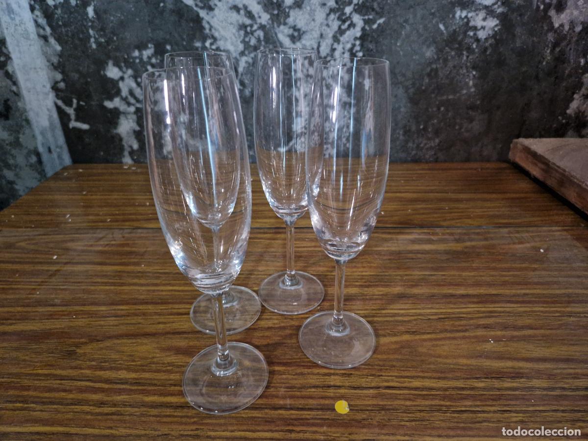 Segunda mano: 4 BONITAS COPAS DE CRISTAL. MEDIDA 18*6