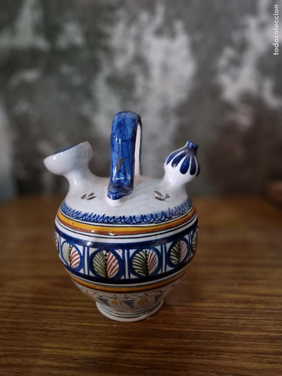 Segunda mano: BONITO BOTIJO DE CERAMICA. COLOR AZUL. 23 CM DE ALTURA