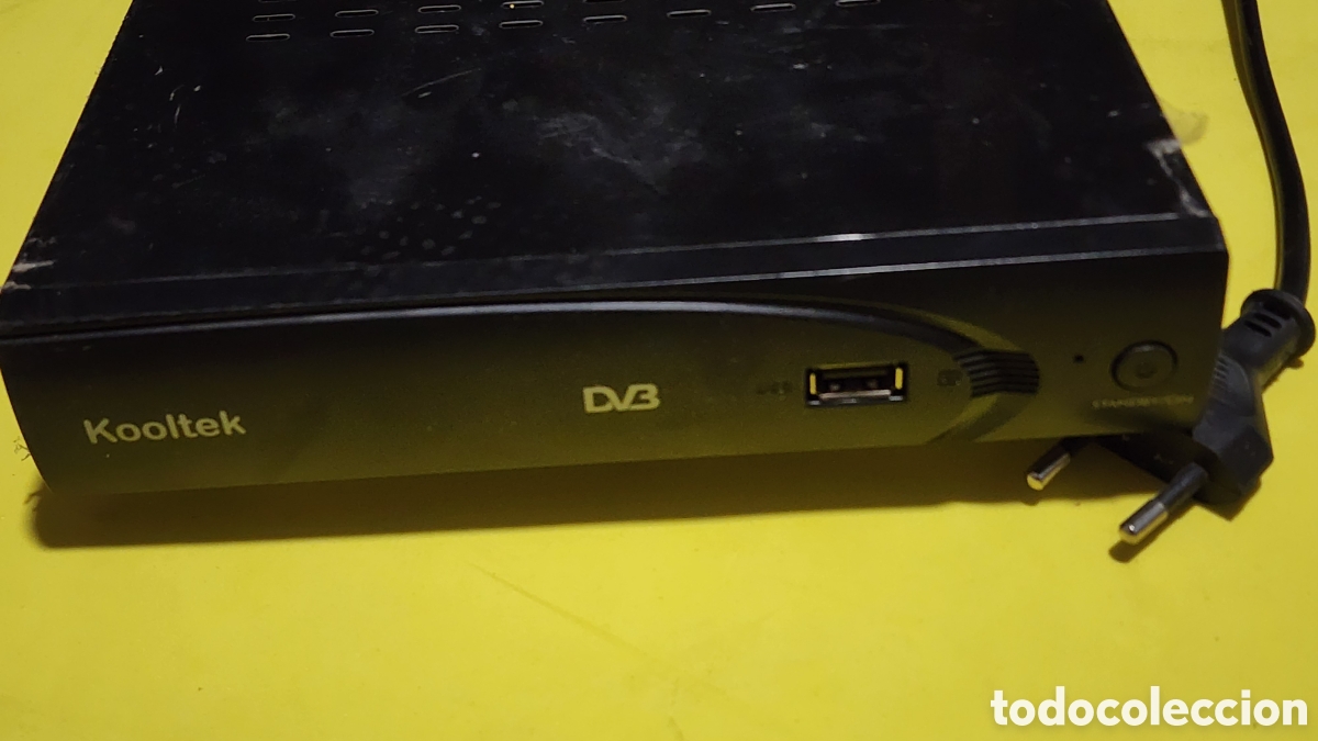 Segunda mano: Sintonizador TDT Kooltek con USB y Doble Euroconector (Ideal TV antigua/Retro)
