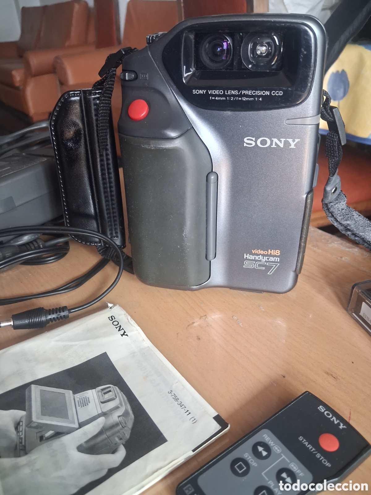 Segunda mano: videoc&aacute;mara retro Sony Handycam CCD-SC7E (Video Hi8 / Video8) de mediados de los 90.