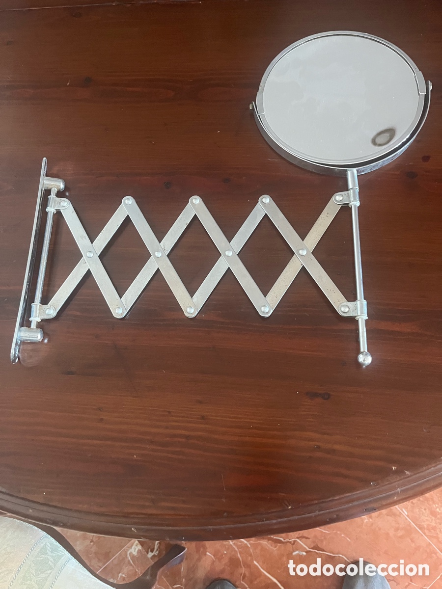 Segunda mano: Espejo de aumento extensible para ba&ntilde;o