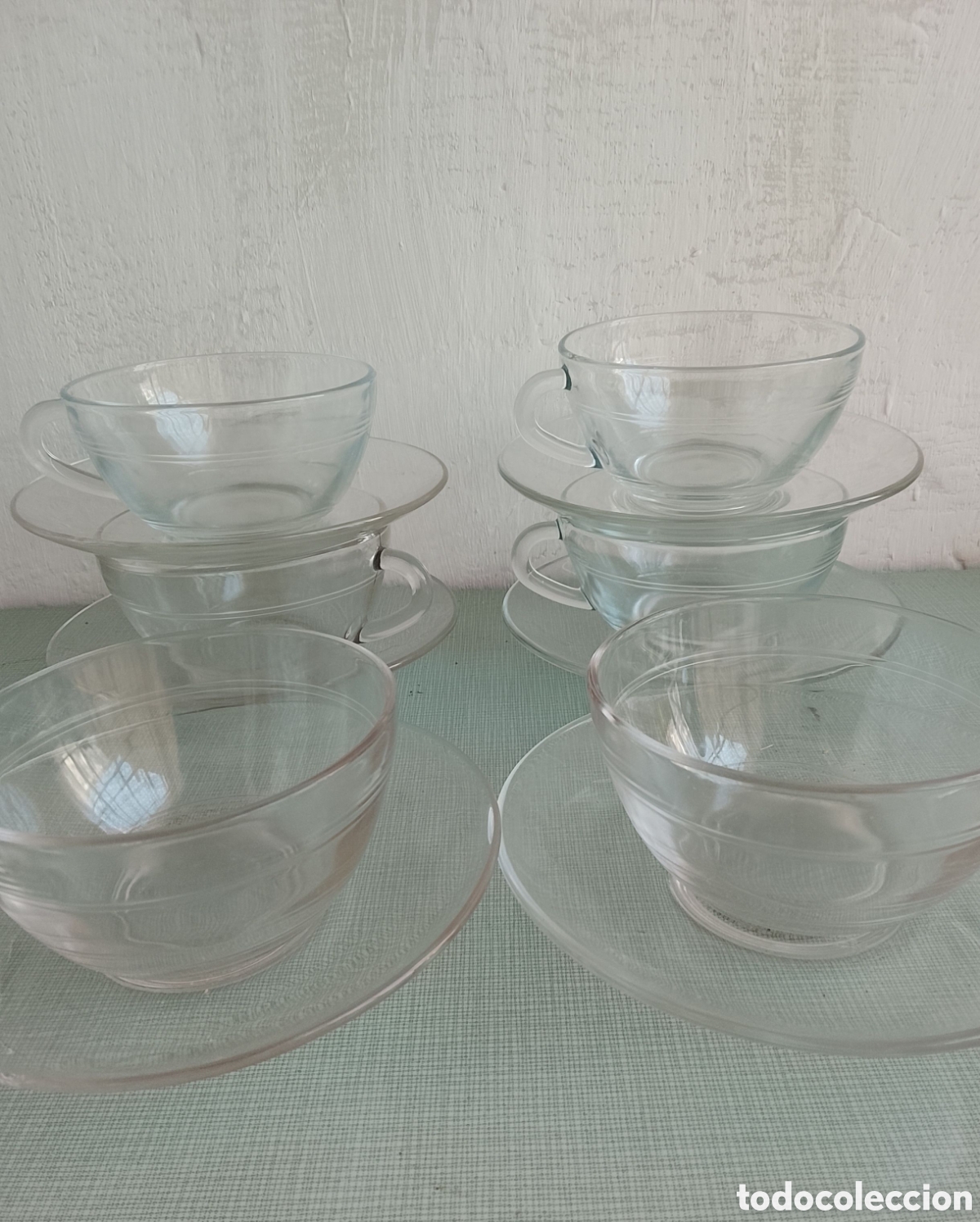 Segunda mano: Juego de 6 tazas y platos desayuno duralex.