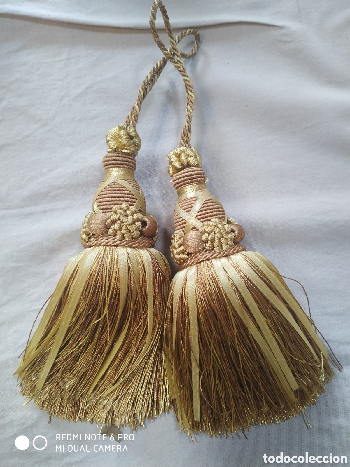 Second-Hand: Pareja de borlones con pasamaner&iacute;a