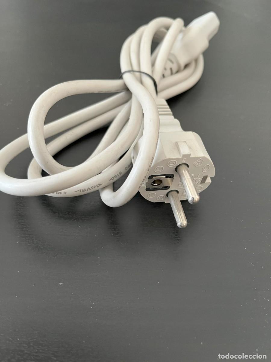 Segunda mano: Cable Alimentaci&oacute;n PC C13 Beige - Foto 3