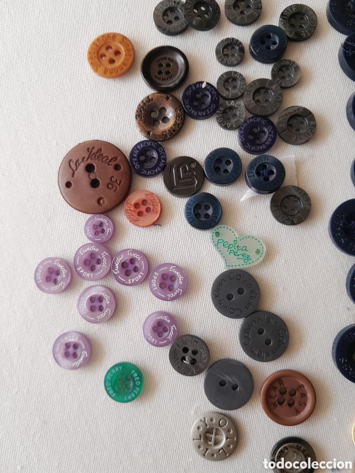 Segunda mano: Lote de 65 botones de marcas concidas - Foto 7
