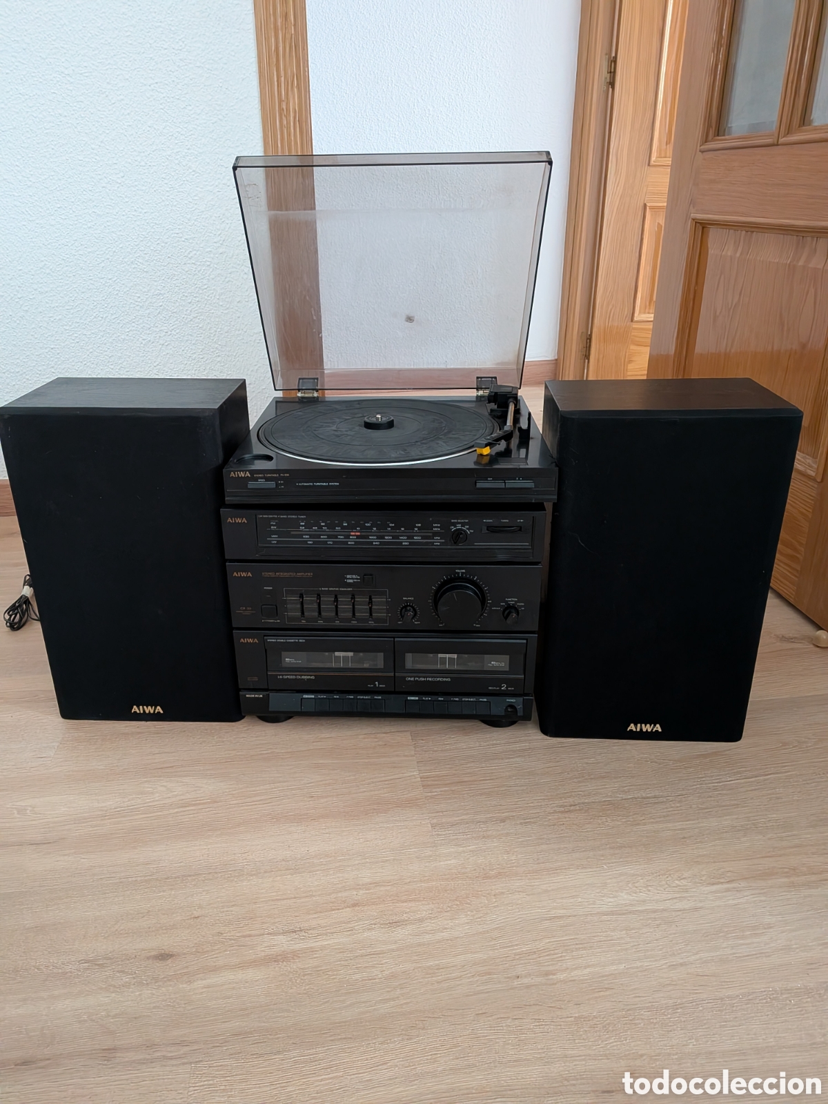 Segunda mano: Reproductor vinilos, casette y radio
