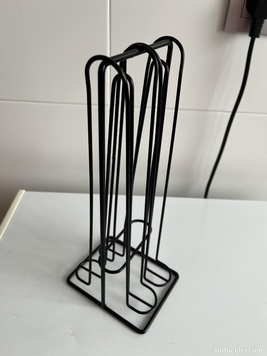 Segunda mano: Dispensador C&aacute;psulas Nespresso Negro