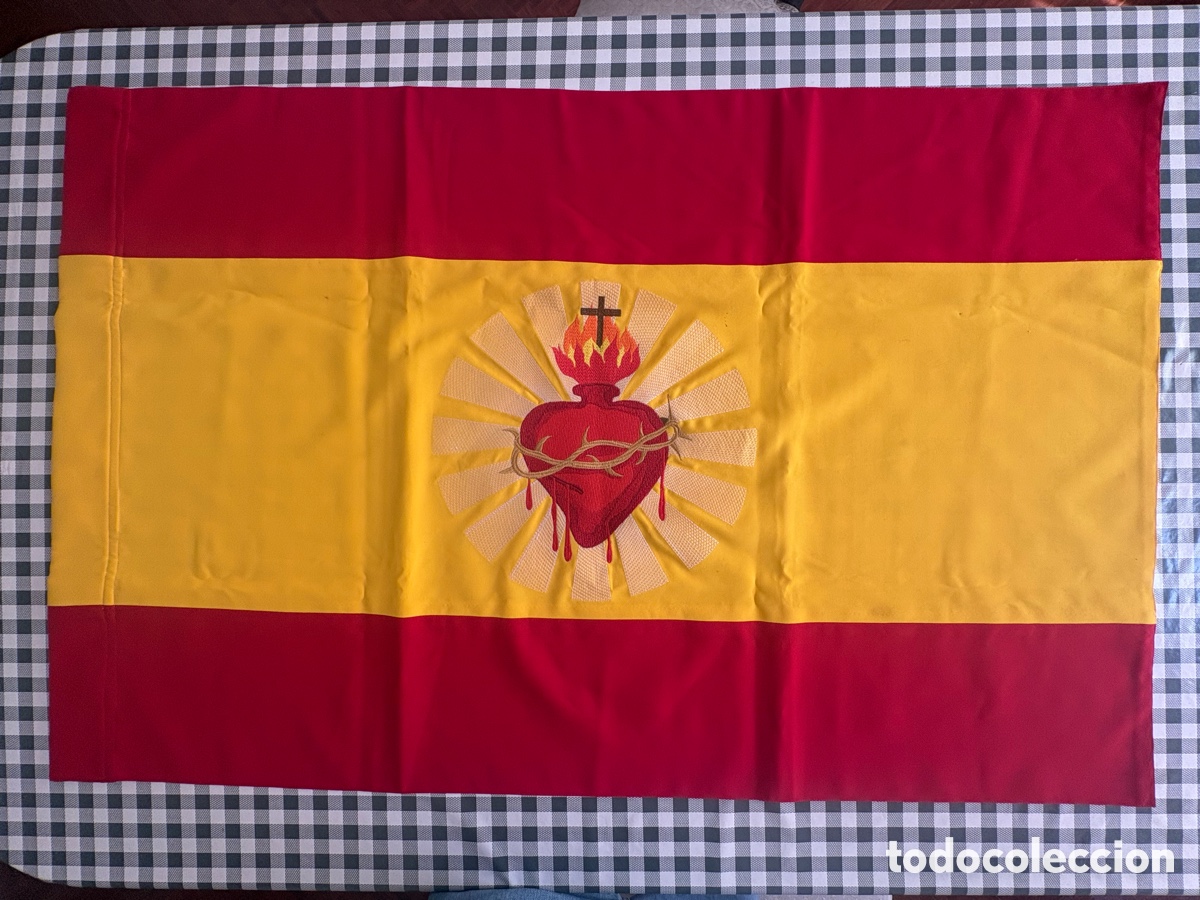 Segunda mano: Bandera de Espa&ntilde;a sagrado Coraz&oacute;n