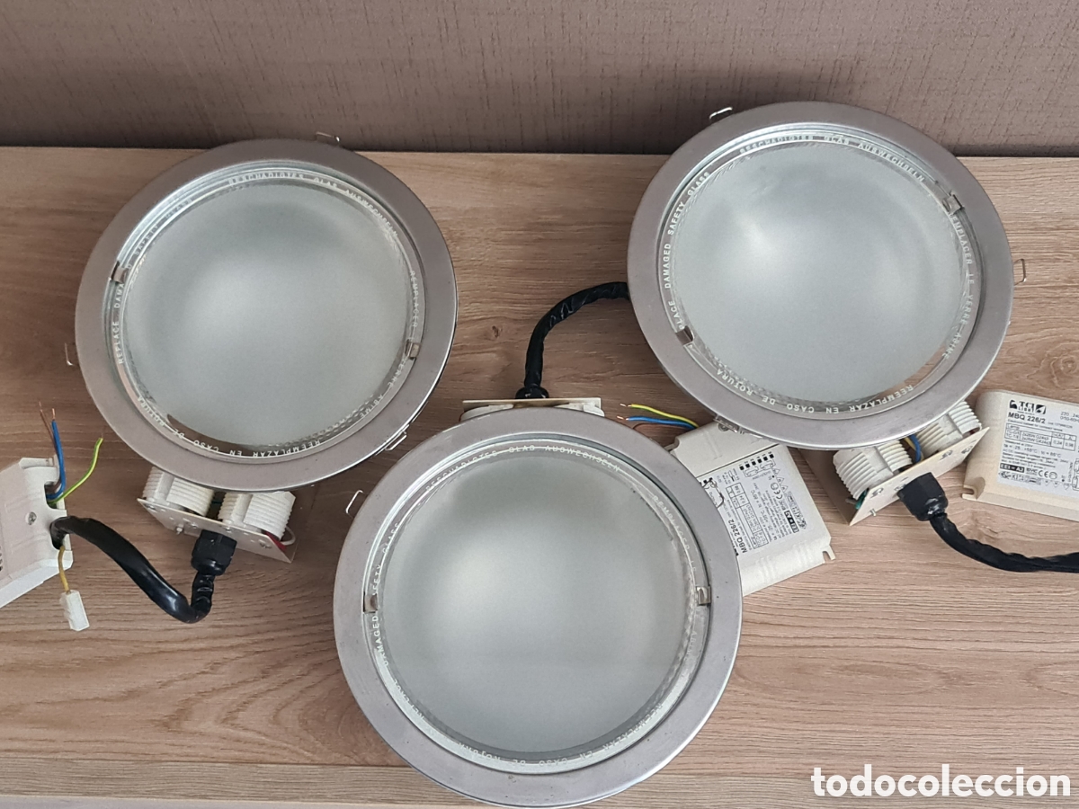 Segunda mano: Lote 3 focos empotrables/ downlight.