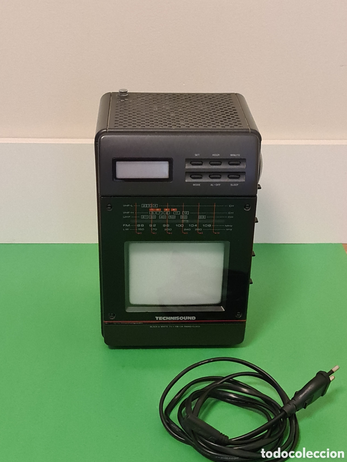 Segunda mano: TECHNISOUND RADIO- TV Port&aacute;til. - Foto 3